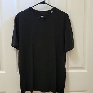 Tommy Bahama Men's V-Neck T-Shirt size Medium in Black.